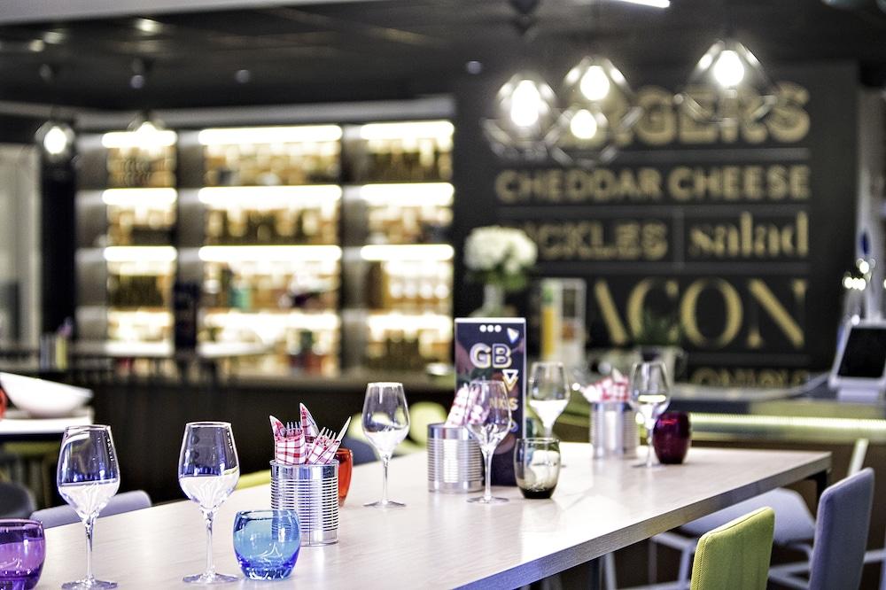 诺沃特尼斯机场卡普3000酒店 圣罗兰度瓦 外观 照片